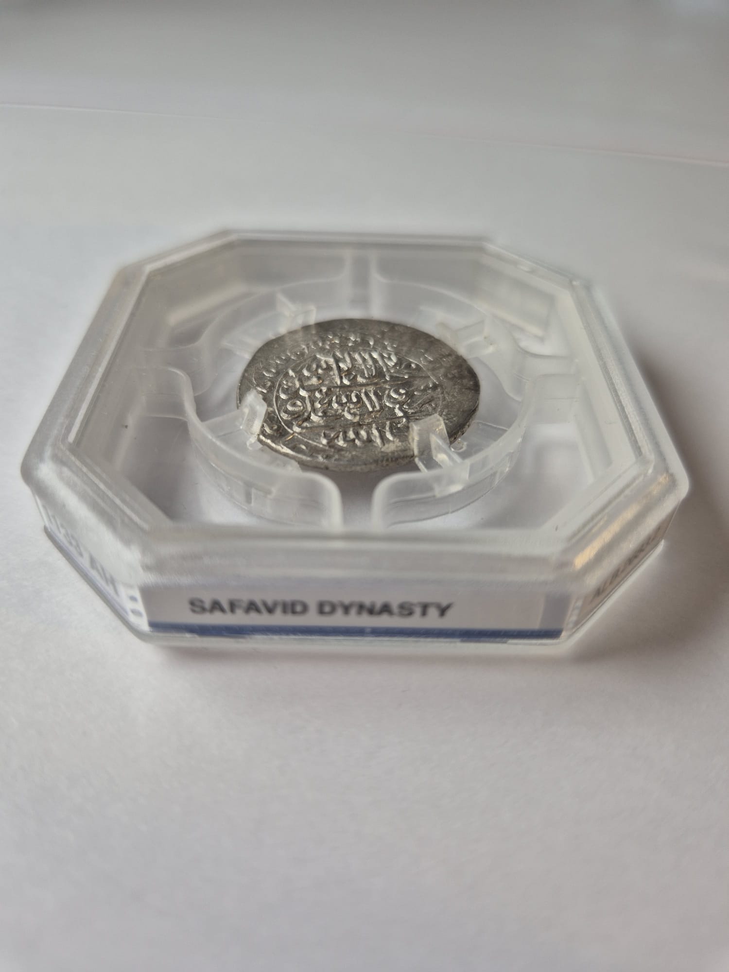 Safavid: Silver Abbasi of Shah Sultan Hussain I, 1133 AH - Image 4